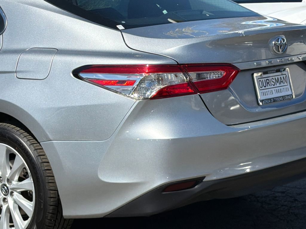 Used 2019 Toyota Camry LE image 6