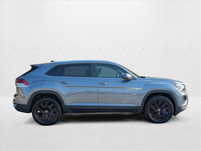 Certified 2025 Volkswagen Atlas Cross Sport SE w/ Panoramic Sunroof Package image 3