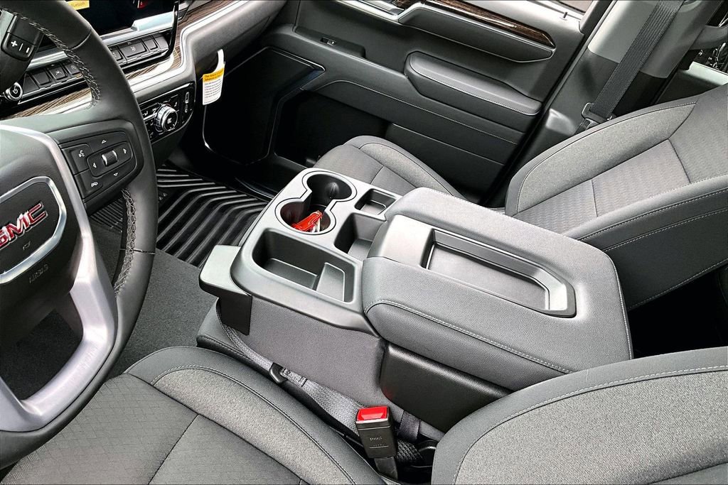 Used 2025 GMC Sierra 1500 Elevation image 17