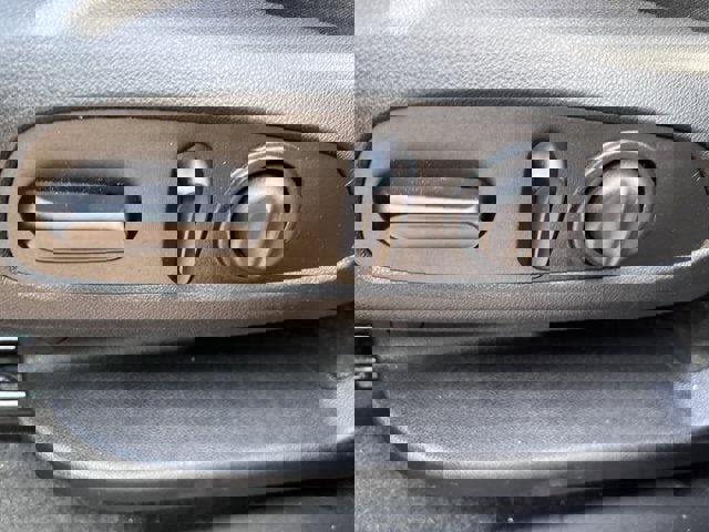 Used 2023 Chevrolet Equinox LT FWD image 16