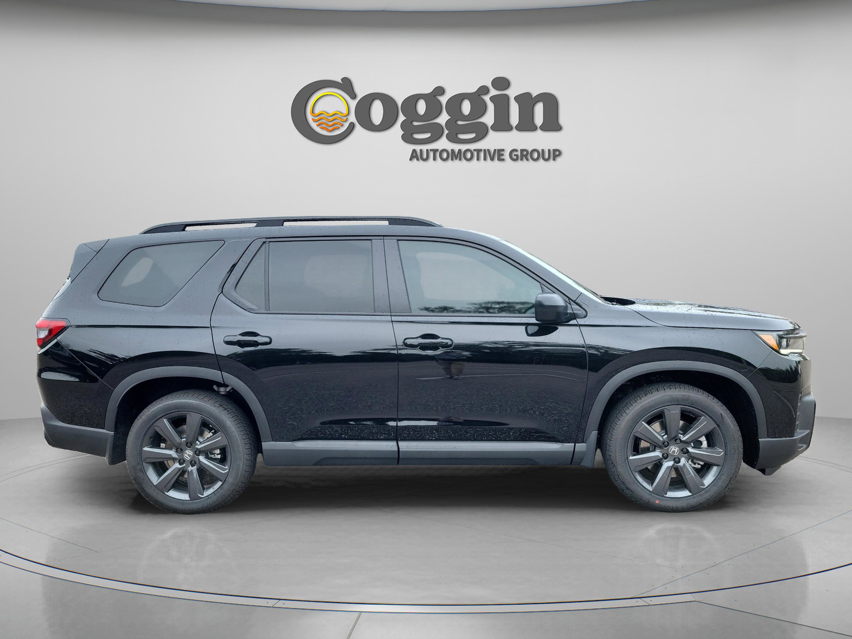 New 2026 Honda Pilot Sport image 7