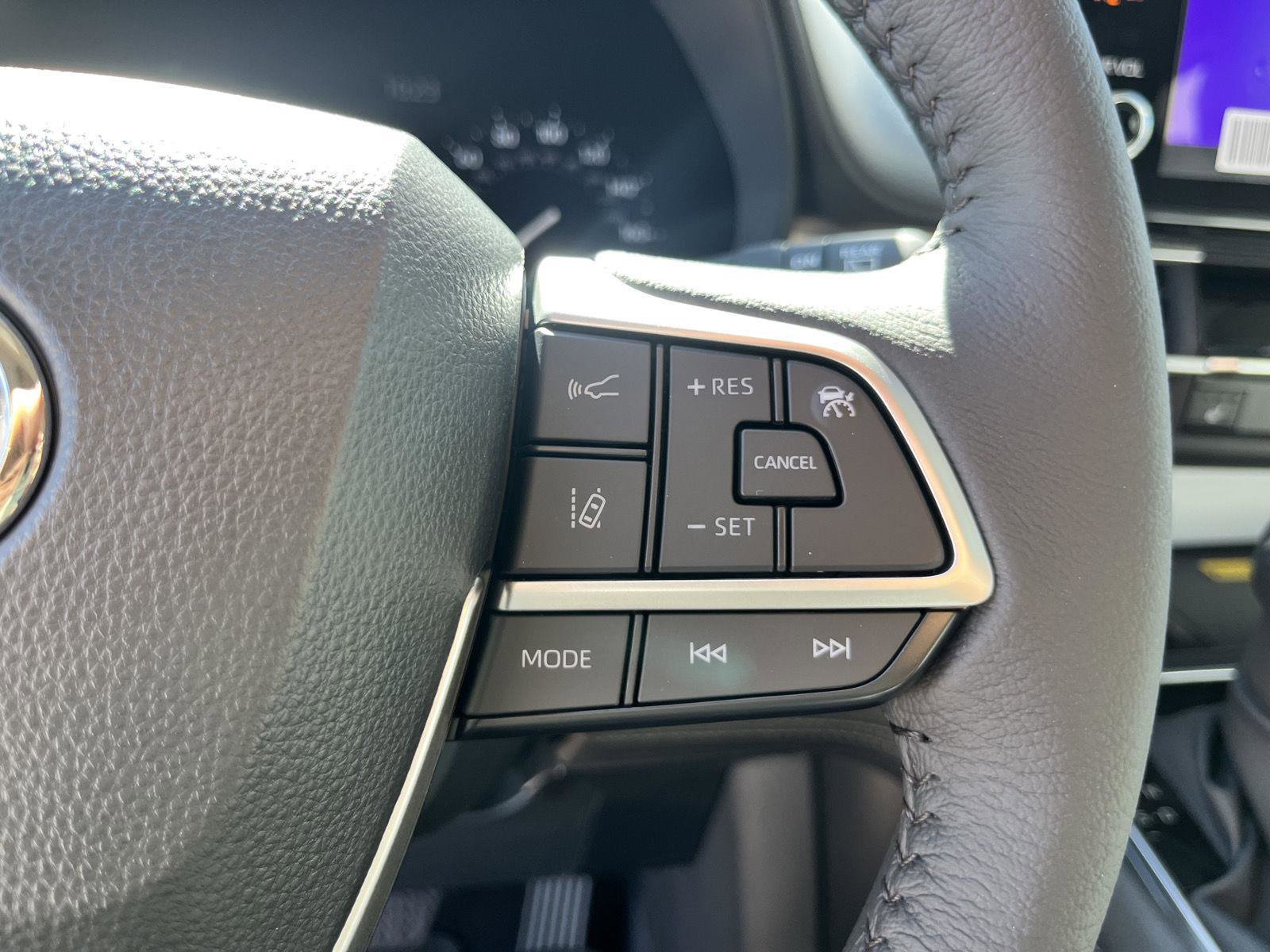 New 2025 Toyota Sienna XLE image 38