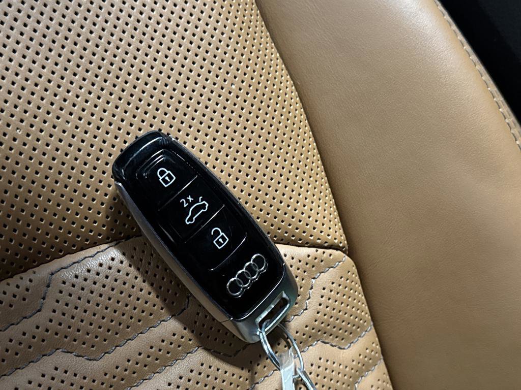 Used 2023 Audi RS Q8 w/ Black Optic Package image 27