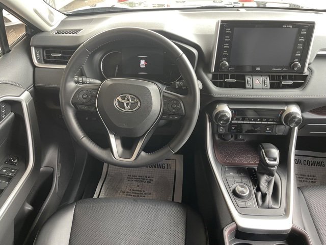 Used 2021 Toyota RAV4 Limited image 14
