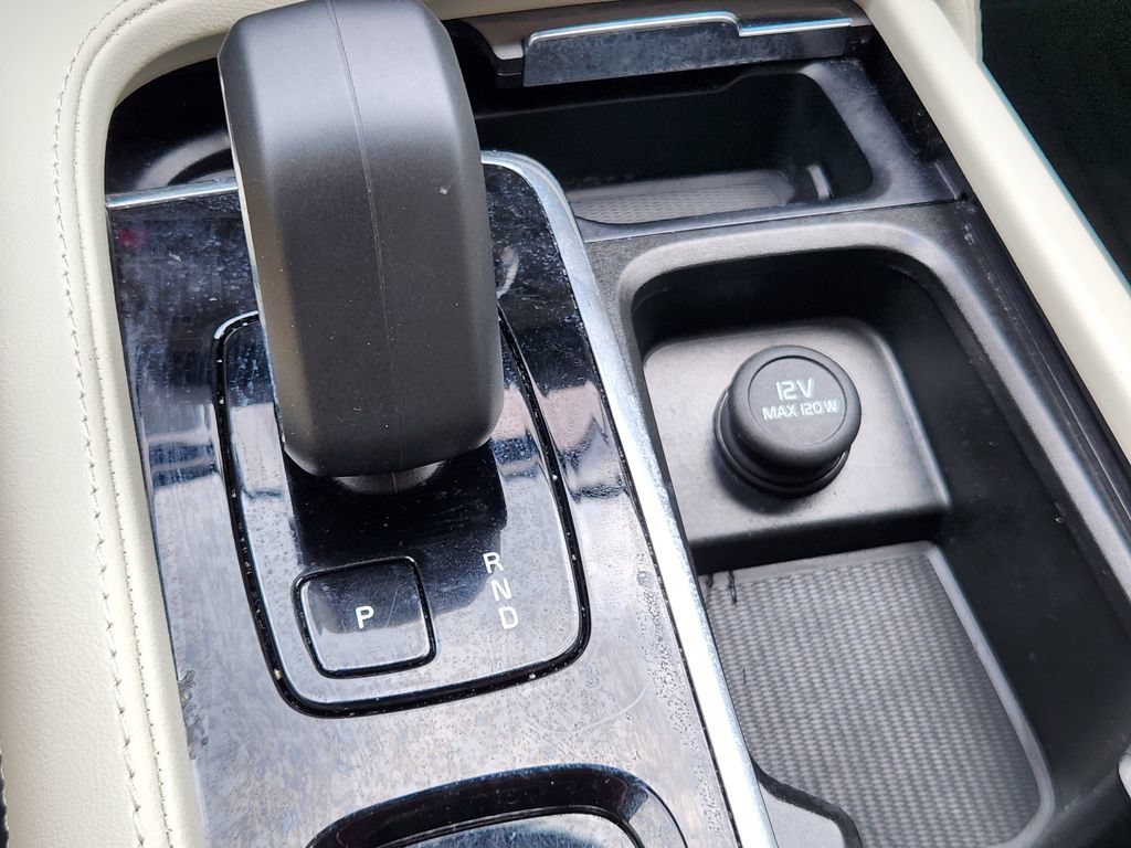 Certified 2025 Volvo XC90 T8 Plus AWD/4WD image 29