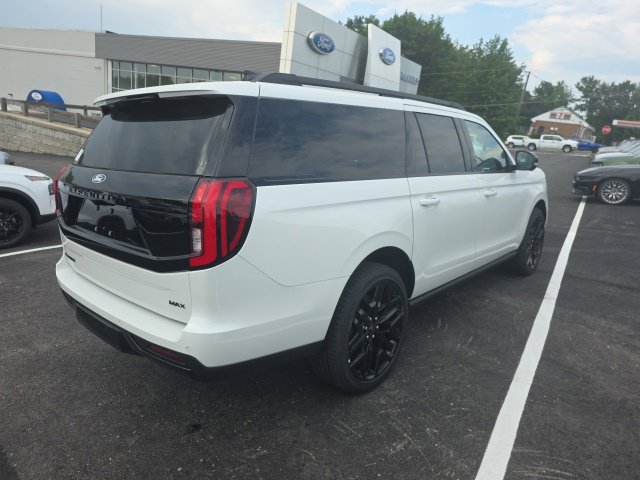 New 2027 Ford Expedition Max Platinum w/ Stealth Performance Package AWD/4WD image 3