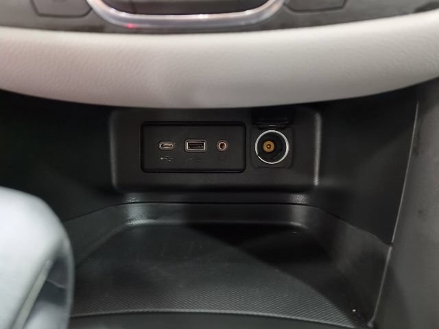 Used 2022 Chevrolet Equinox LS FWD image 9