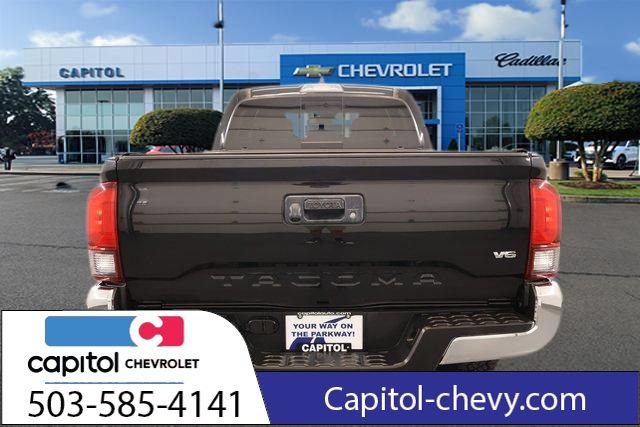 Used 2019 Toyota Tacoma TRD Off-Road w/ TRD Premium Off Road Package AWD/4WD image 4
