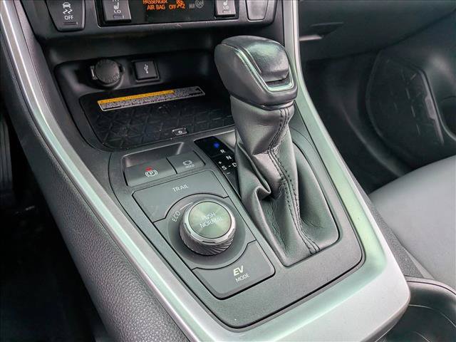 Used 2021 Toyota RAV4 XSE AWD/4WD image 18