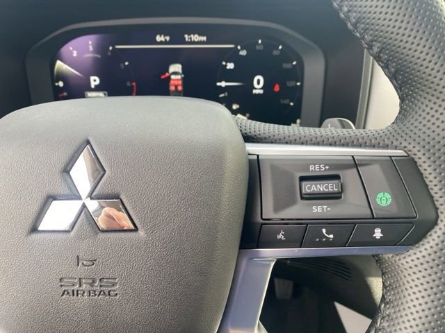 New 2025 Mitsubishi Outlander SE image 23