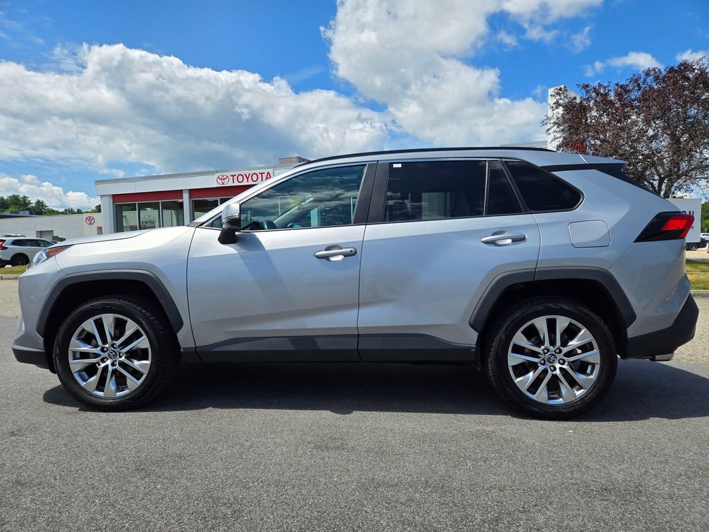 Used 2020 Toyota RAV4 XLE Premium AWD/4WD image 2