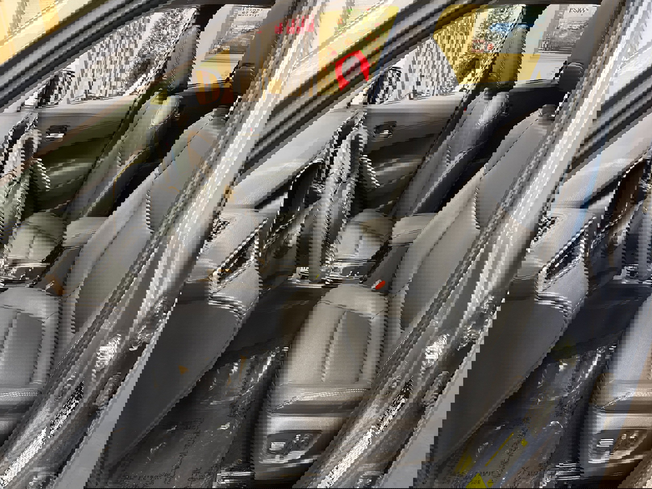 Used 2024 Toyota Corolla Cross XLE w/ Convenience Package image 29