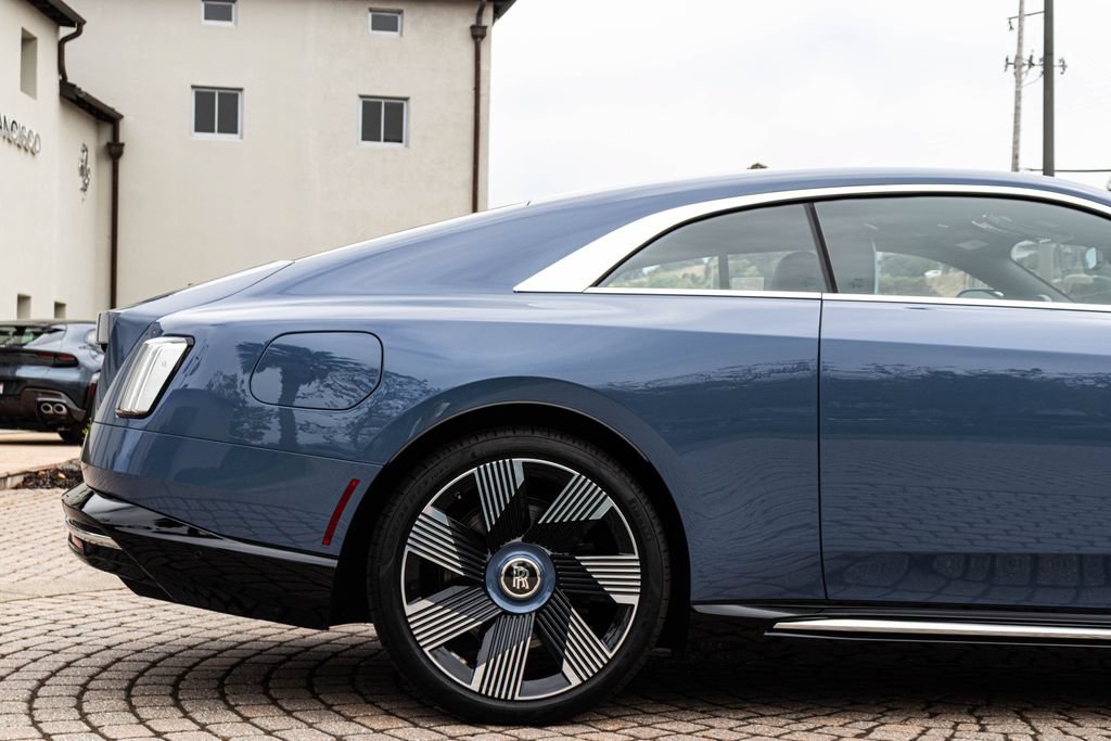 Used 2025 Rolls-Royce Spectre w/ Leather Finishing Pack AWD/4WD image 17