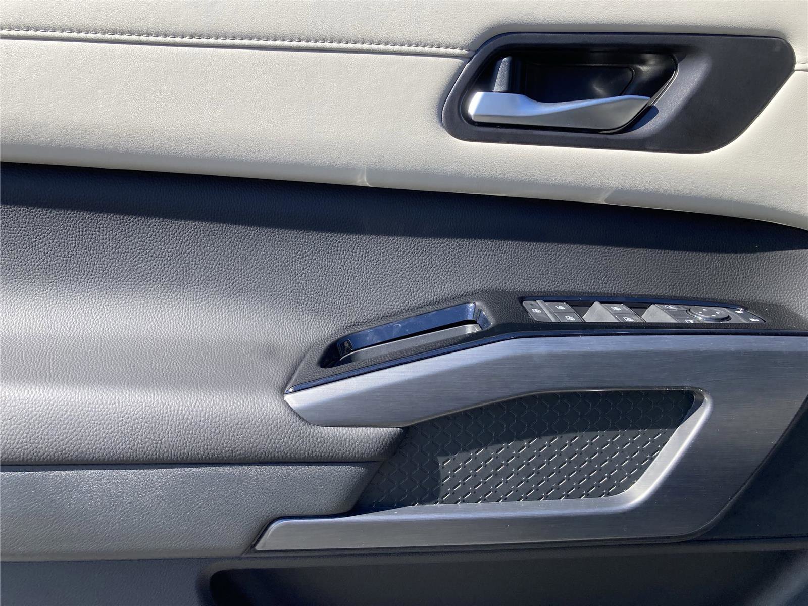 New 2026 Nissan Pathfinder SL w/ SL Premium Package image 27