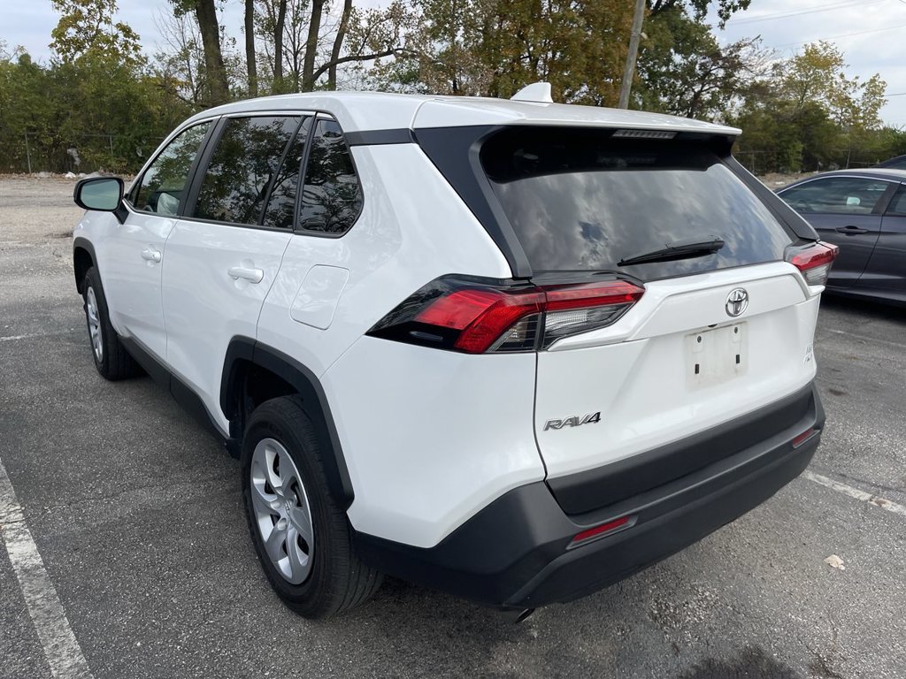 Used 2025 Toyota RAV4 LE AWD/4WD image 5