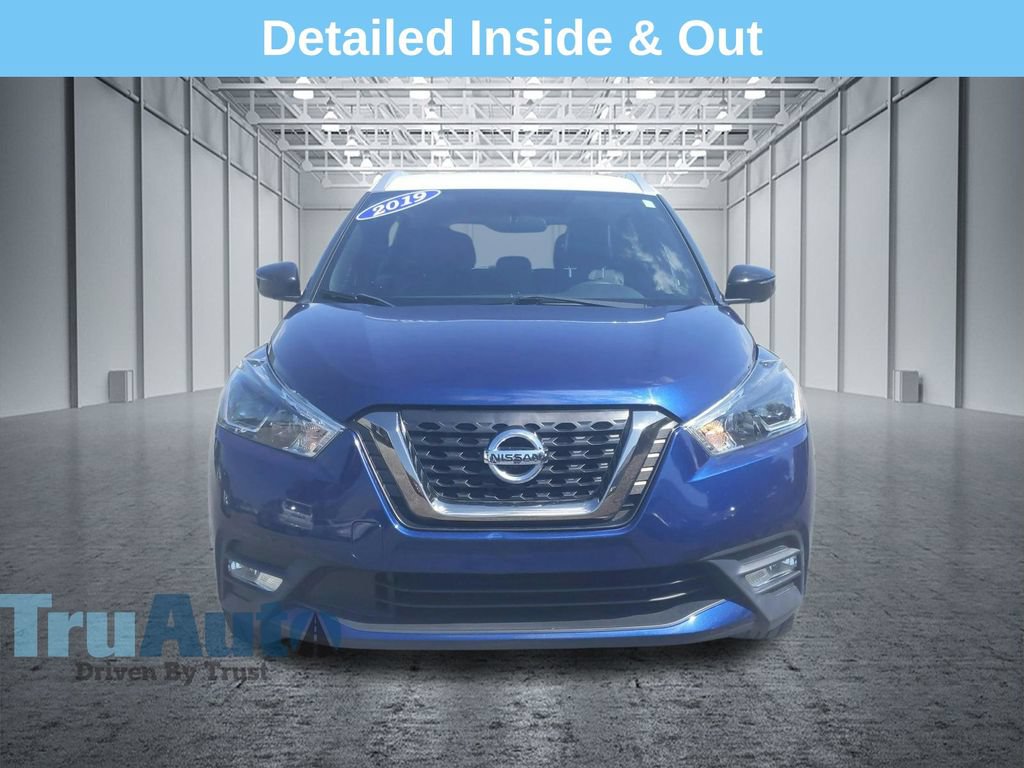 Used 2019 Nissan Kicks SR w/ SR Premium Package FWD image 2