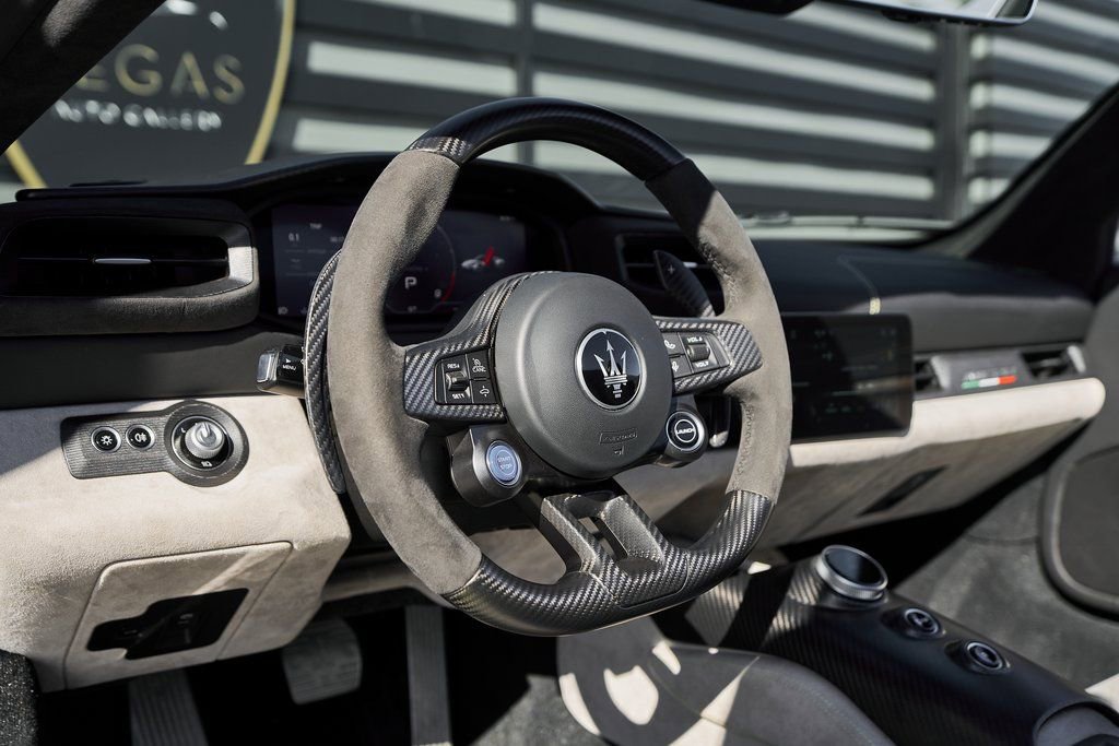 Used 2023 Maserati MC20 Spyder RWD image 40