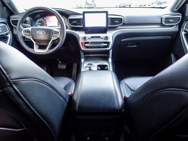 Used 2023 Ford Explorer XLT w/ Equipment Group 202A video 4