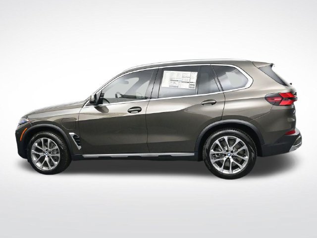 New 2026 BMW X5 xDrive50e w/ Climate Comfort Package AWD/4WD image 7