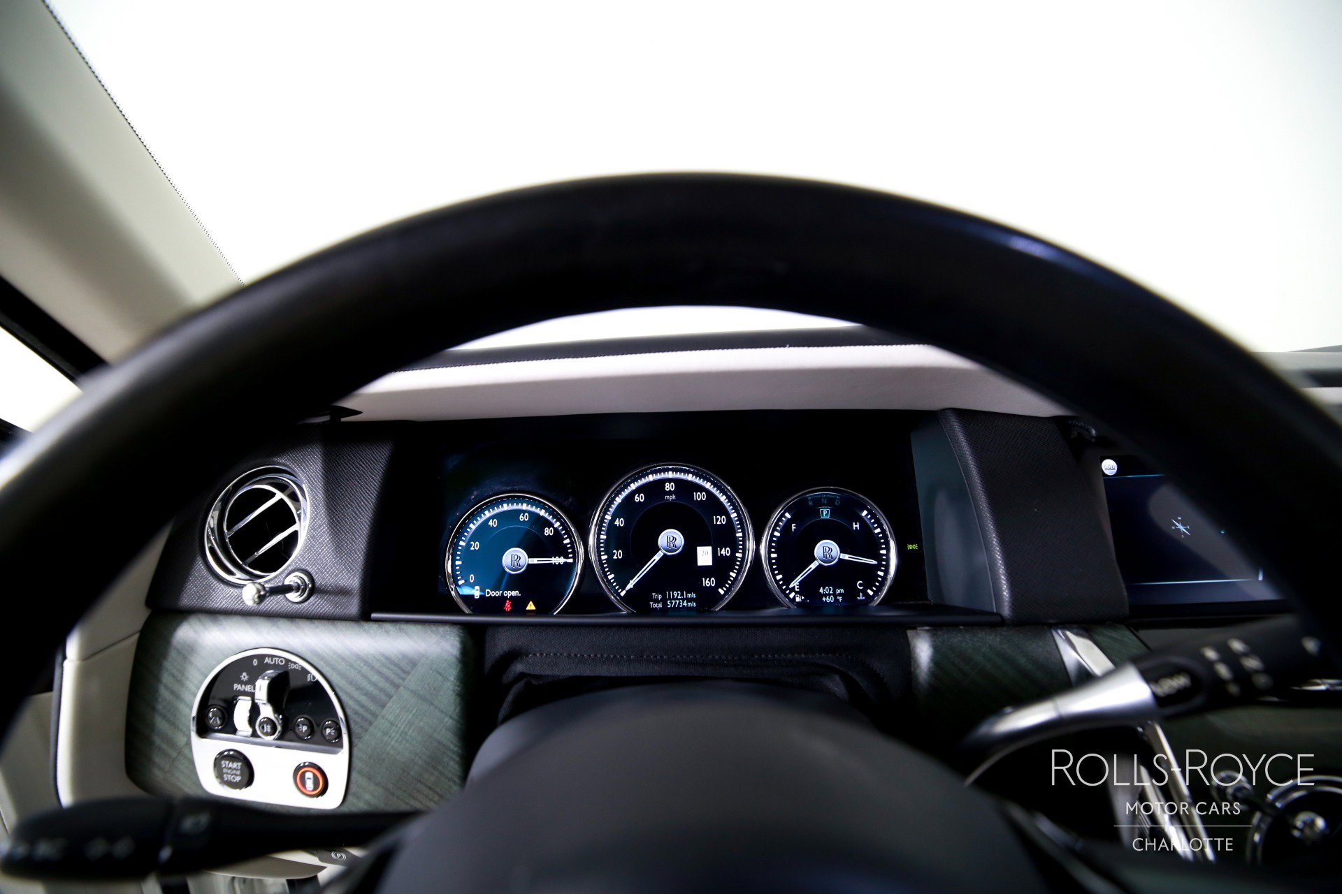 Used 2020 Rolls-Royce Cullinan image 14