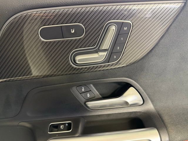 Used 2021 Mercedes-Benz GLB 250 image 36