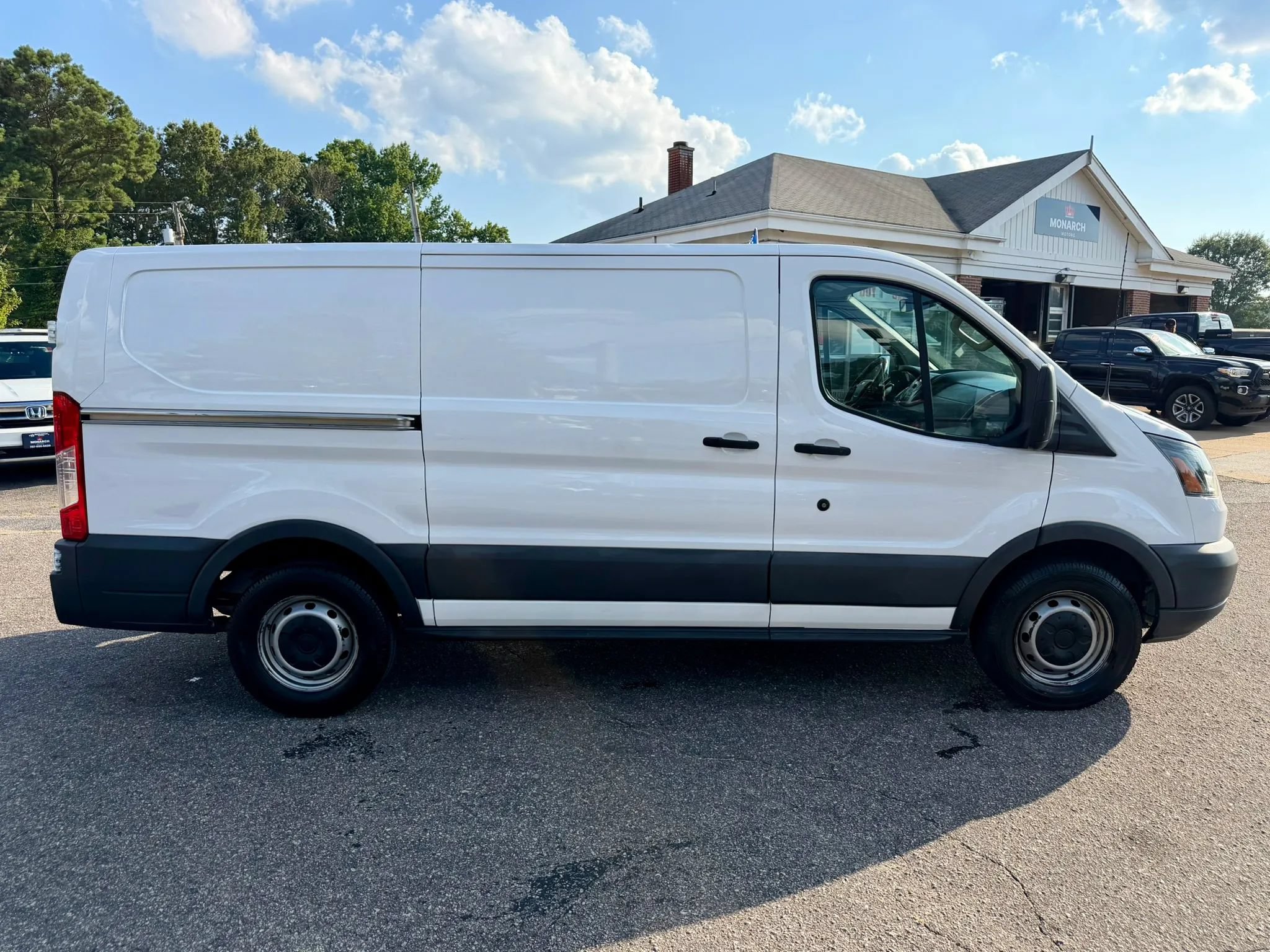Used 2016 Ford Transit 150 130 Low Roof RWD image 6