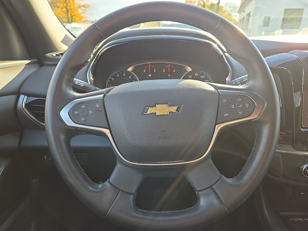 Used 2023 Chevrolet Traverse LT image 24