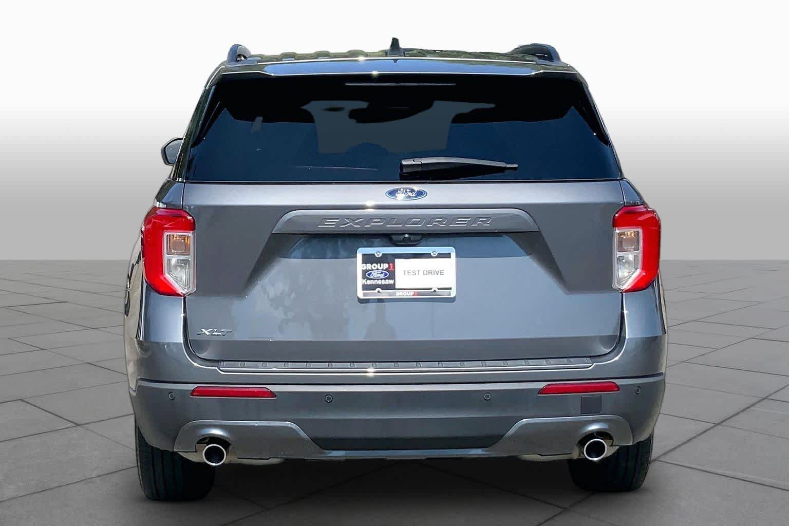Used 2023 Ford Explorer XLT w/ Equipment Group 202A RWD image 5
