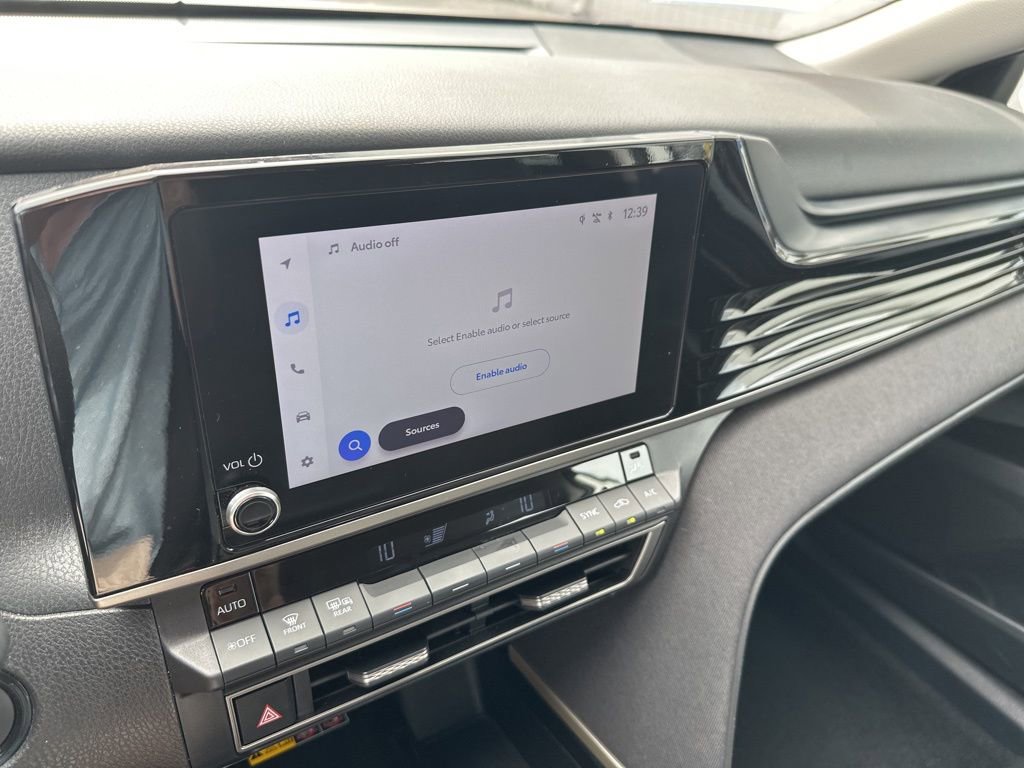 Used 2025 Toyota Camry LE image 18