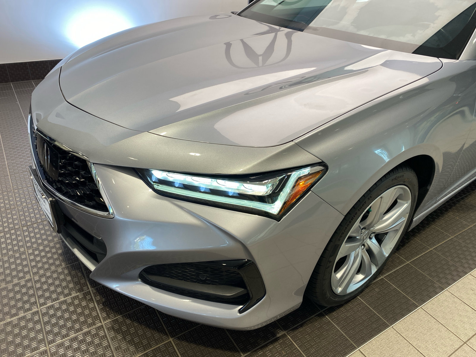 Used 2022 Acura TLX w/ Technology Package image 9
