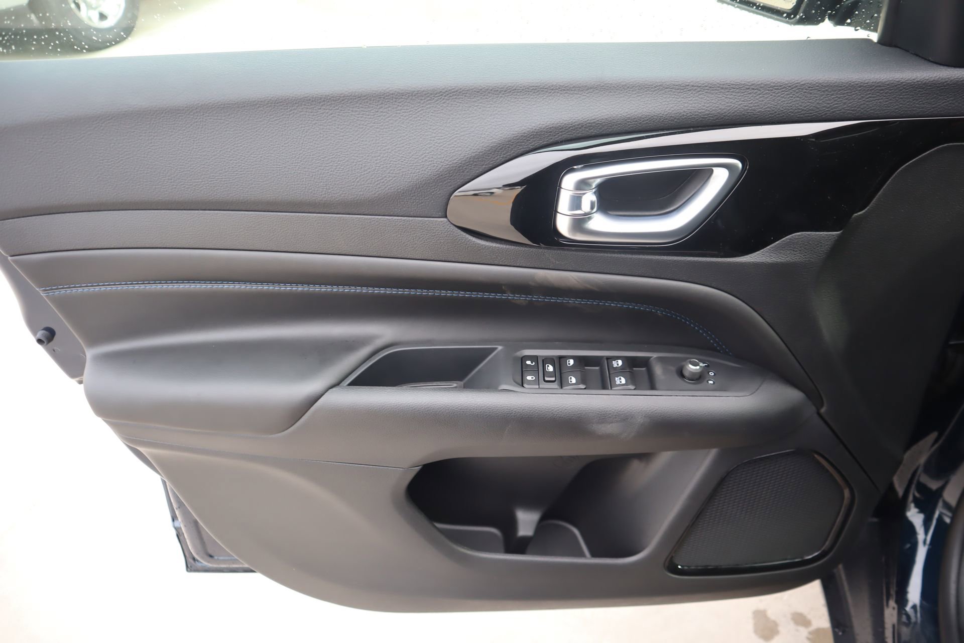 New 2026 Jeep Compass Latitude image 15