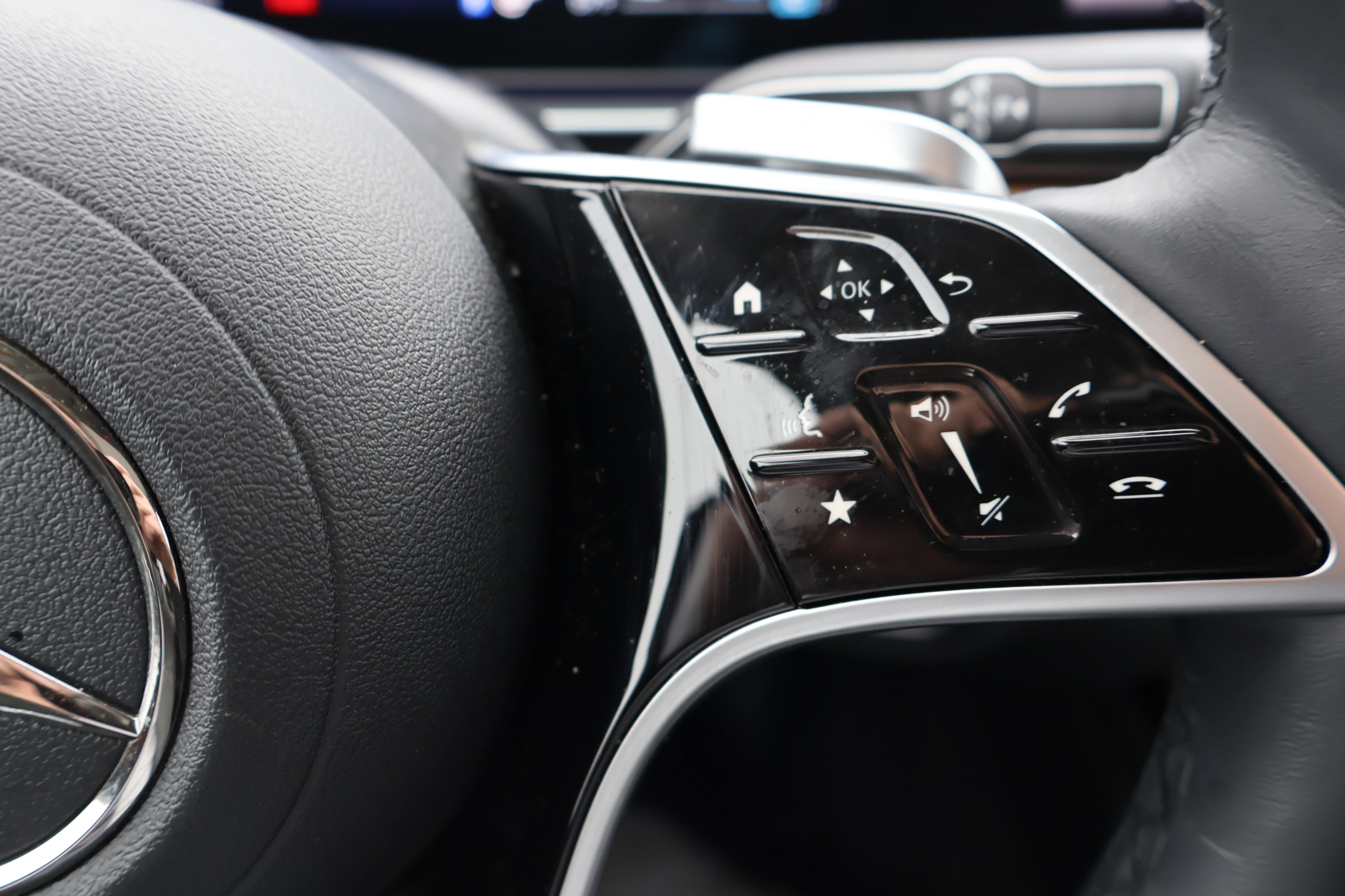 Used 2025 Mercedes-Benz GLE 350 4MATIC image 34