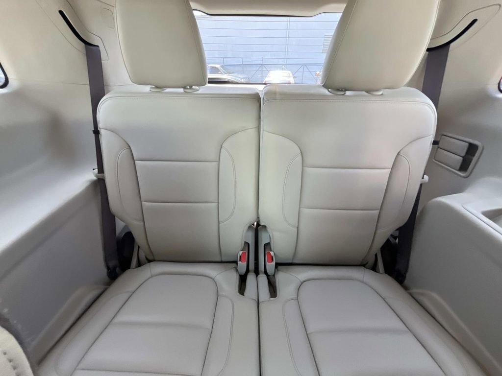 Used 2017 GMC Acadia Denali w/ Technology Package image 13