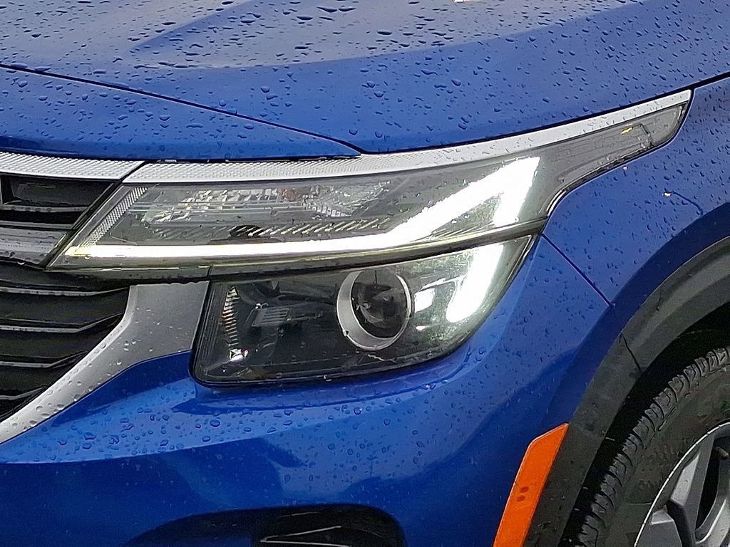 Certified 2024 Kia Seltos S image 9