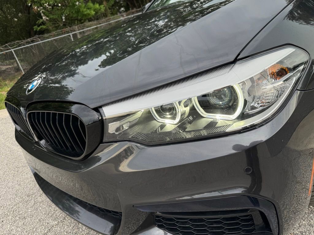 Used 2019 BMW 540i w/ M Sport Package RWD image 2