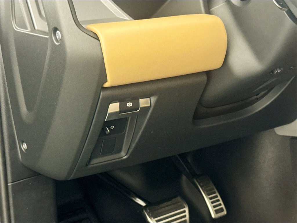 New 2026 Land Rover Defender 110 V8 image 10