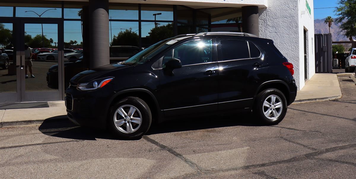 Used 2022 Chevrolet Trax LT w/ LT Convenience Package AWD/4WD image 4