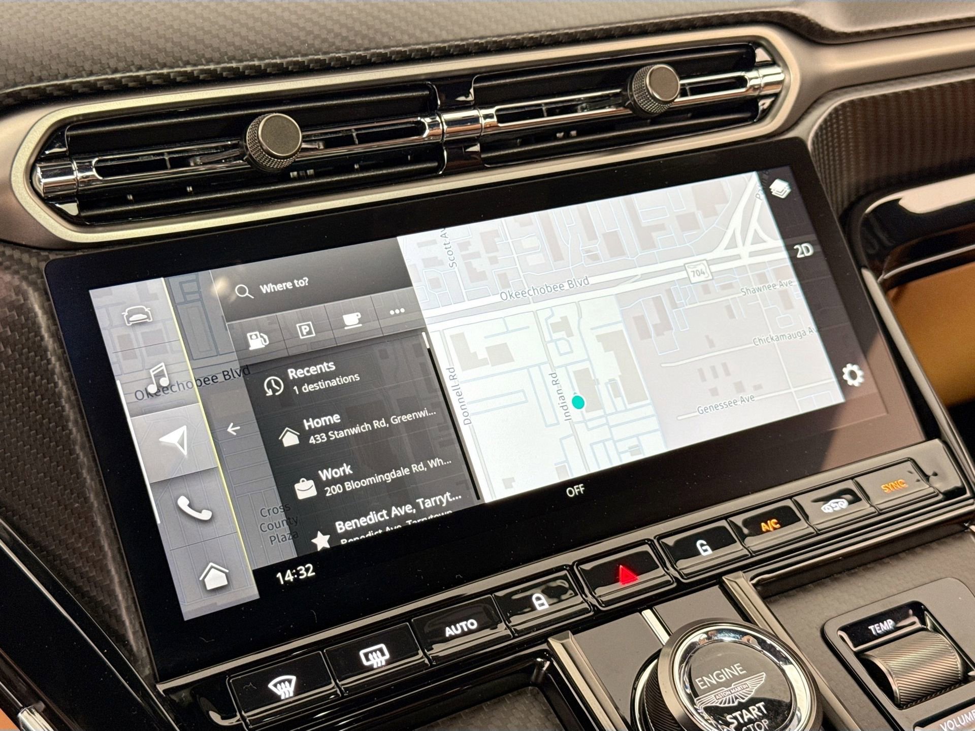 Used 2025 Aston Martin V8 Vantage Coupe image 13