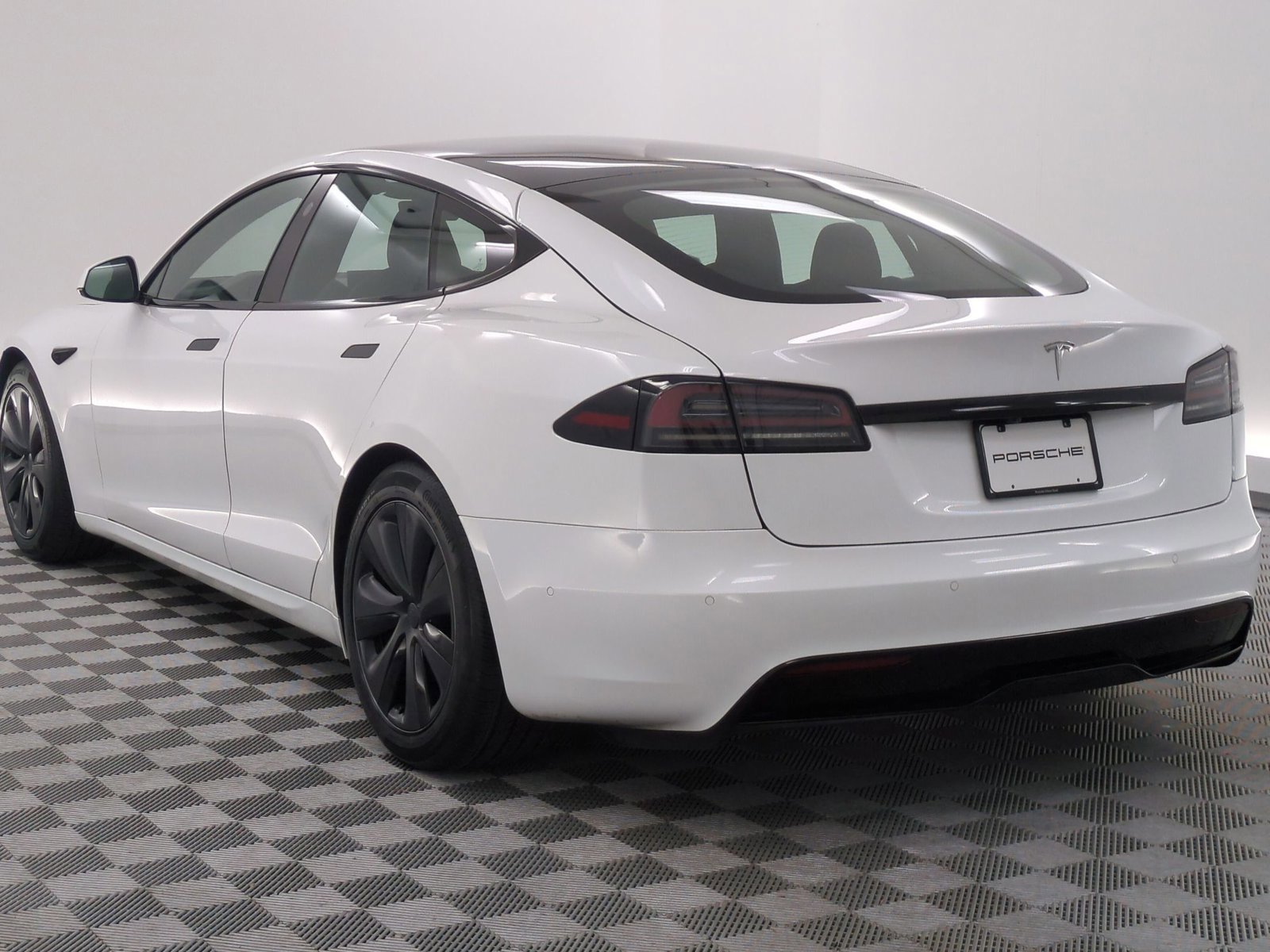 Used 2023 Tesla Model S AWD/4WD video 3