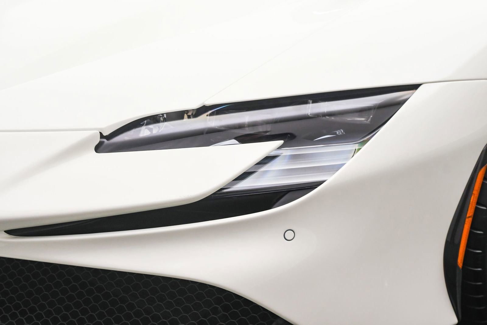 Used 2023 Ferrari SF90 Spider Bianco Avus image 29