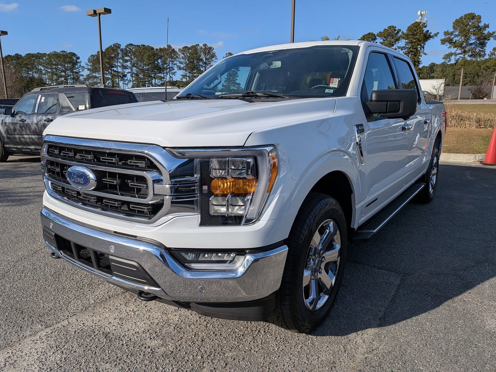 Certified 2023 Ford F150 XLT w/ Equipment Group 302A High image 8