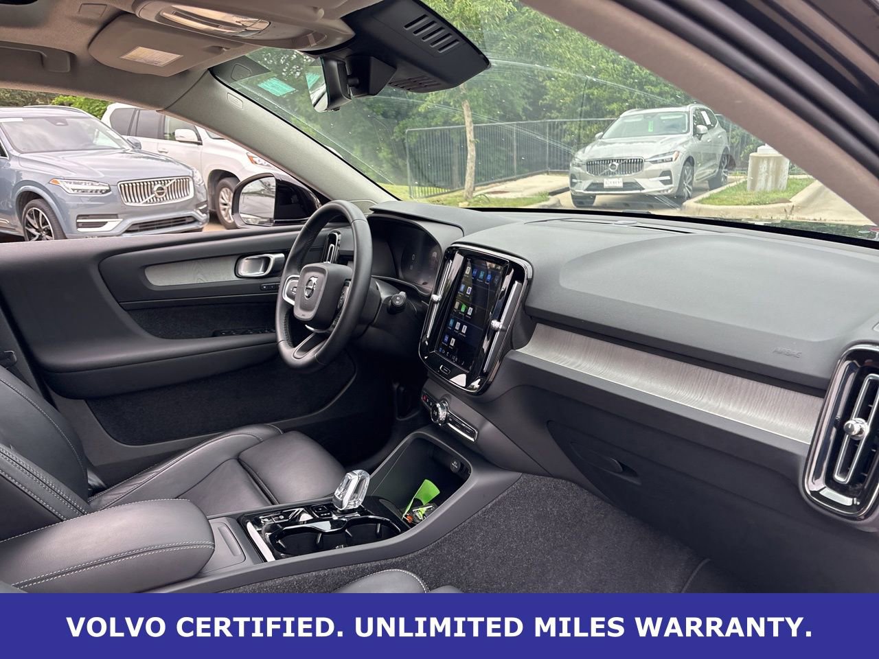 Certified 2025 Volvo XC40 B5 Plus AWD/4WD image 14