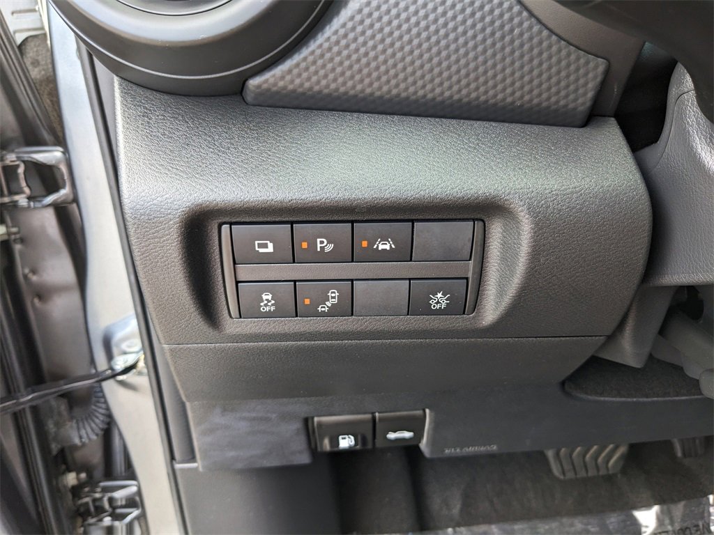 Used 2022 Nissan Kicks S image 28