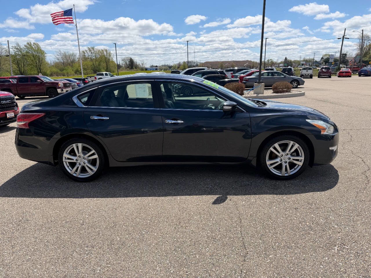 Used 2013 Nissan Altima 3.5 SL w/ Technology Pkg FWD image 6