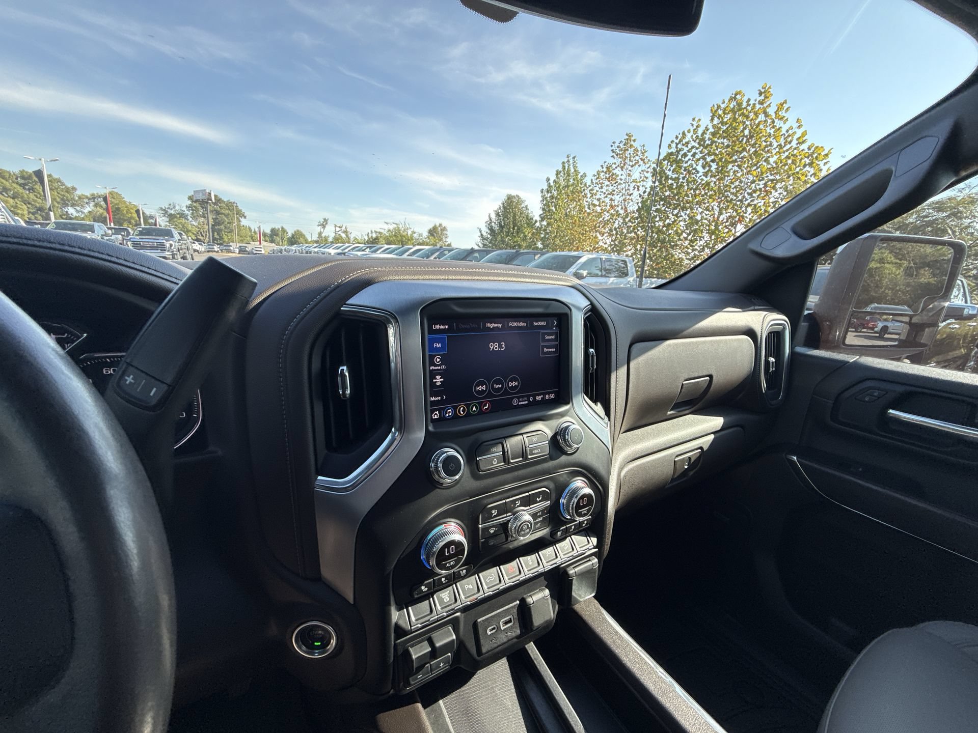 Certified 2022 GMC Sierra 2500 SLT w/ SLT Premium Package AWD/4WD image 19