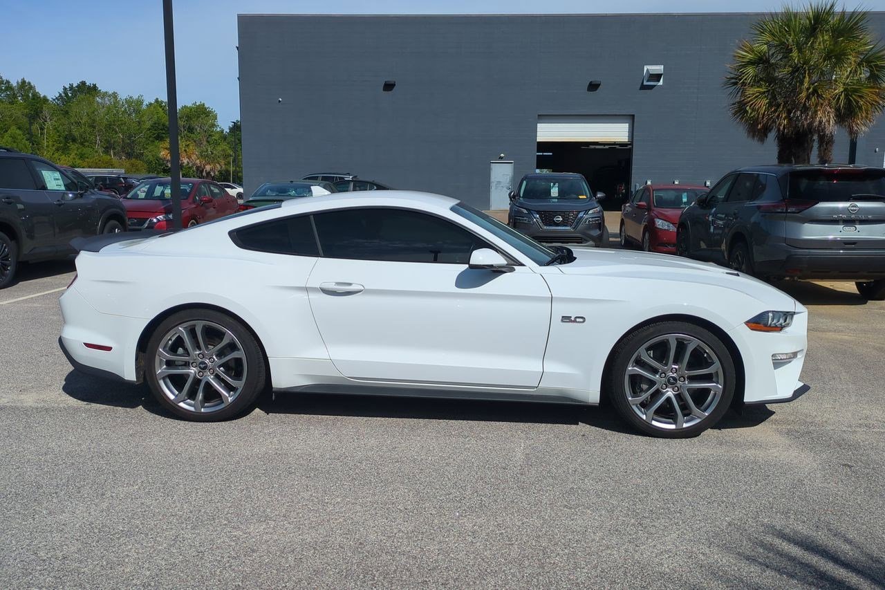 Used 2022 Ford Mustang GT Premium w/ Equipment Group 401A RWD image 2