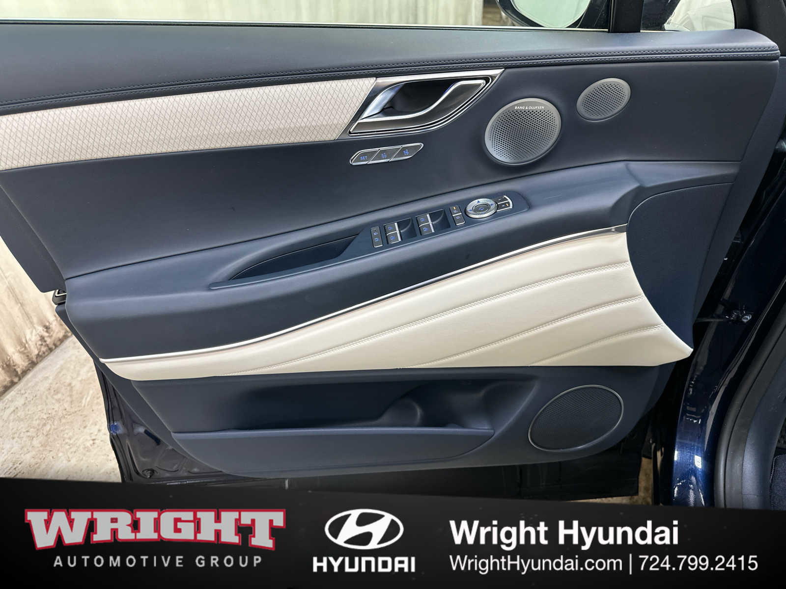 Certified 2025 Genesis GV80 3.5T Prestige AWD/4WD image 9