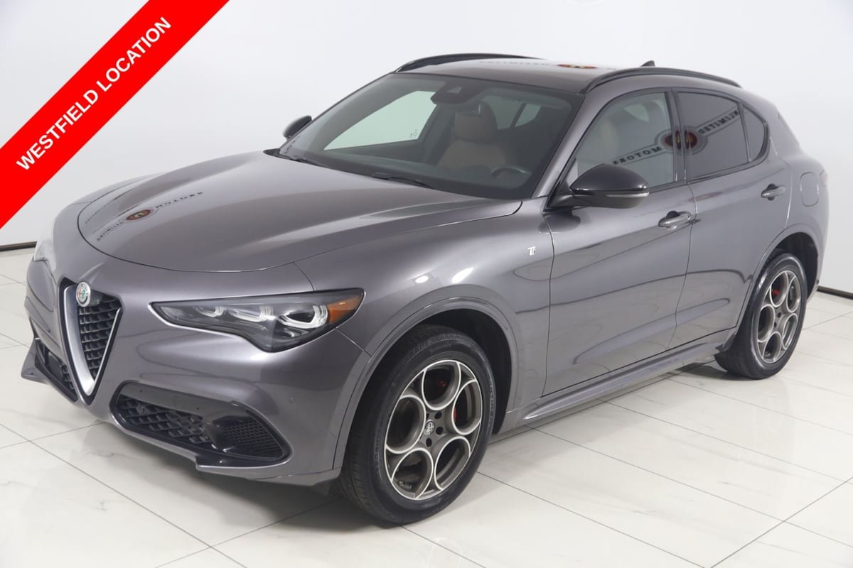 Used 2024 Alfa Romeo Stelvio Ti AWD/4WD image 25
