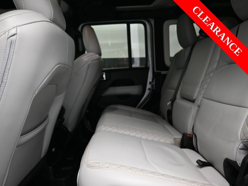 Used 2022 Jeep Wrangler Unlimited Sahara image 14