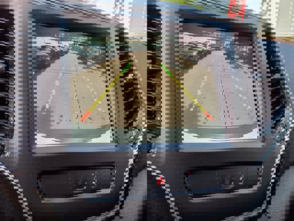 Used 2022 Jeep Cherokee Trailhawk w/ Comfort/Convenience Group image 16